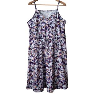 NWOT Floral Dress. XL. Soft fabric. Has Pockets! Excellent Condition. Summer.